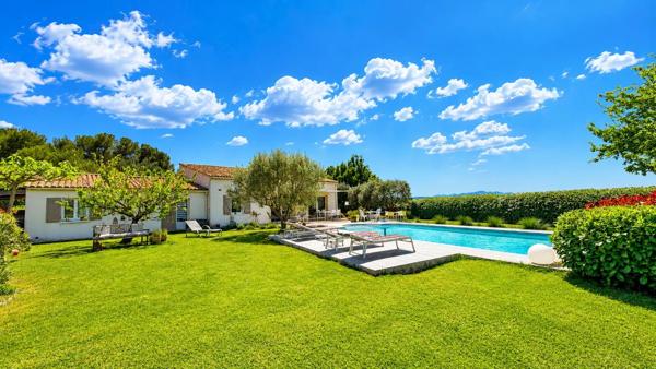 Vente                                                      Villa
                        
                     5 pièces                      135 m2                     à Pourrières