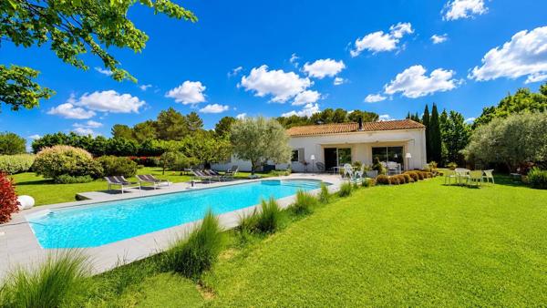 Vente                                                      Villa
                        
                     5 pièces                      135 m2                     à Pourrières