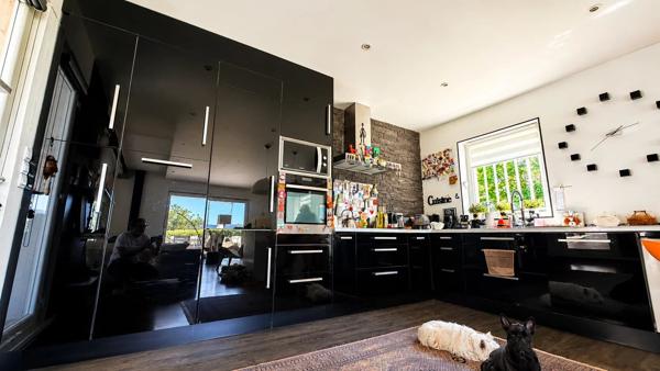 Vente                                                      Villa
                        
                     5 pièces                      135 m2                     à Pourrières