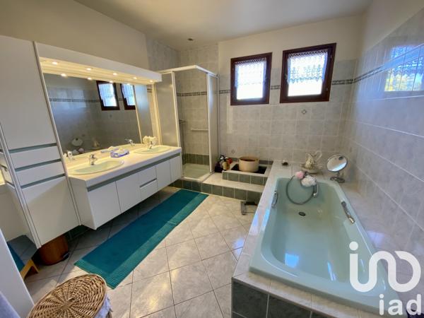 Maison à vendre 9 pièces 302 m² Tourneville-sur-Mer