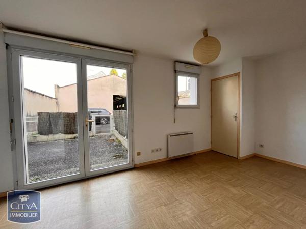 Appartement à louer 1 pièce 22.92m² Laval (53000)