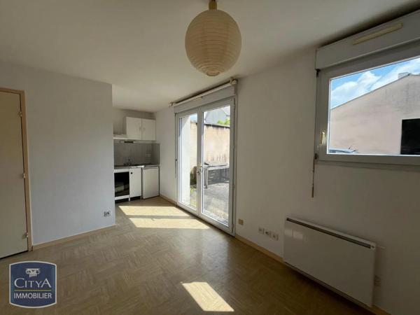 Appartement à louer 1 pièce 22.92m² Laval (53000)