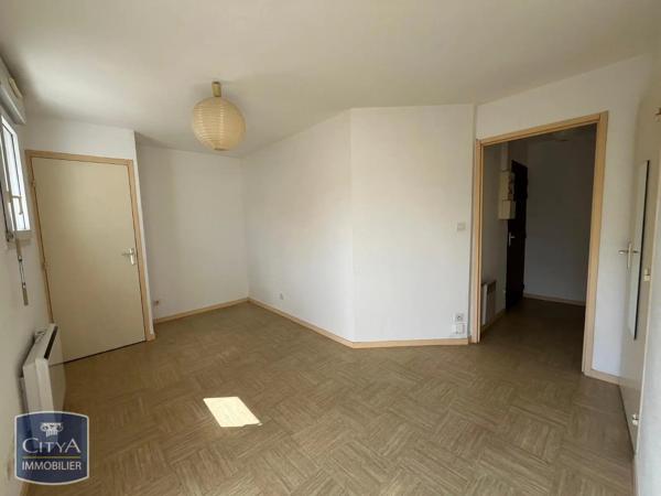 Appartement à louer 1 pièce 22.92m² Laval (53000)