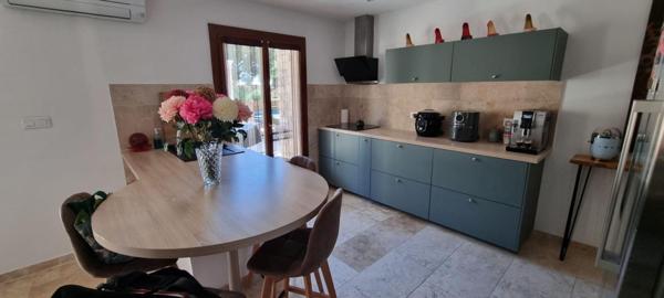 IMMEUBLE EN COPRO DE TROIS LOGEMENTS RENOVES JARDINS STATIONNEMENTS