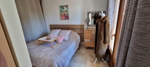 IMMEUBLE EN COPRO DE TROIS LOGEMENTS RENOVES JARDINS STATIONNEMENTS