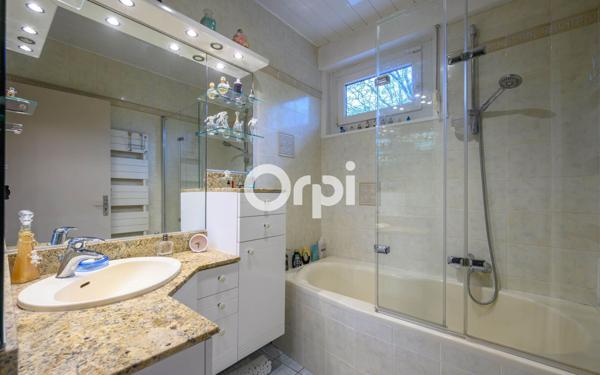 Maison à vendre    6 pièces • 124 m2 Saint-Amand-les-Eaux