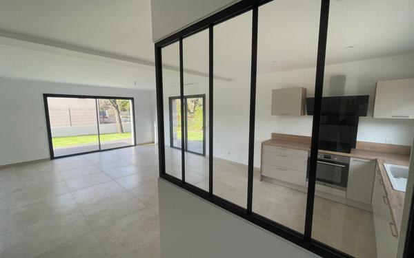 Maison à vendre    4 pièces • 94 m2 Six-Fours-les-Plages