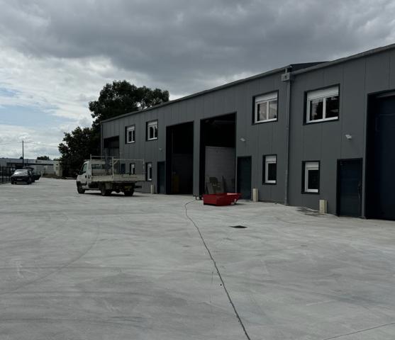 A LOUER, Local d'activité neuf de 170 m², Nantes EST