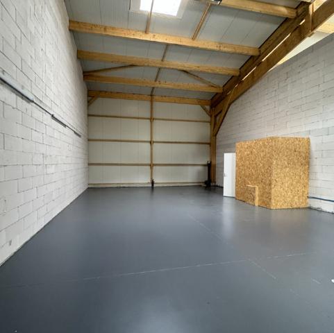 A LOUER, Local d'activité neuf de 170 m², Nantes EST