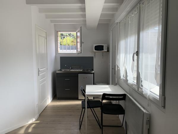 Appartement
                                                                                                                                                                                                                                                                                                                        1 pièce(s)                                                                                                                                                                                                                                                                                                                              18.45  m²