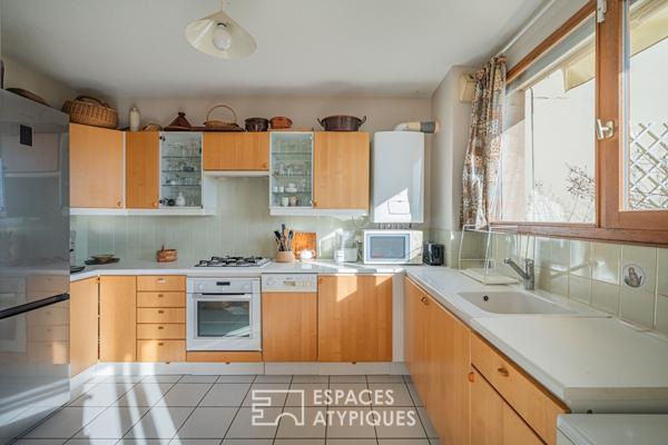 Appartement à réinterpréter avec terrasse, jardin et vue exceptionnelle