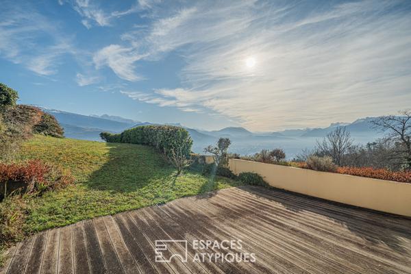 Appartement à réinterpréter avec terrasse, jardin et vue exceptionnelle