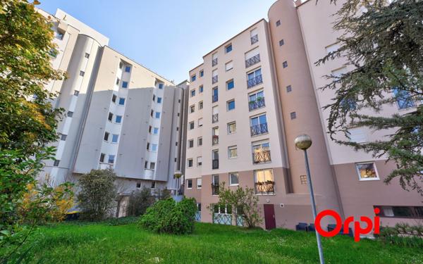 Appartement à vendre    5 pièces • 147,54 m2 Lyon 2