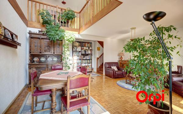 Appartement à vendre    5 pièces • 147,54 m2 Lyon 2