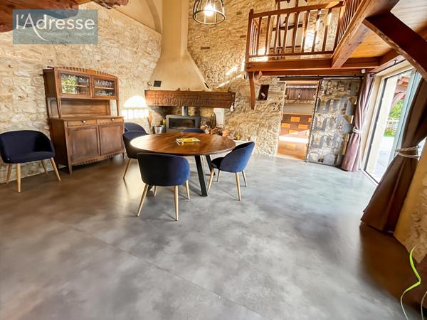 Propriété d'exception en pierre au coeur de Prayssac