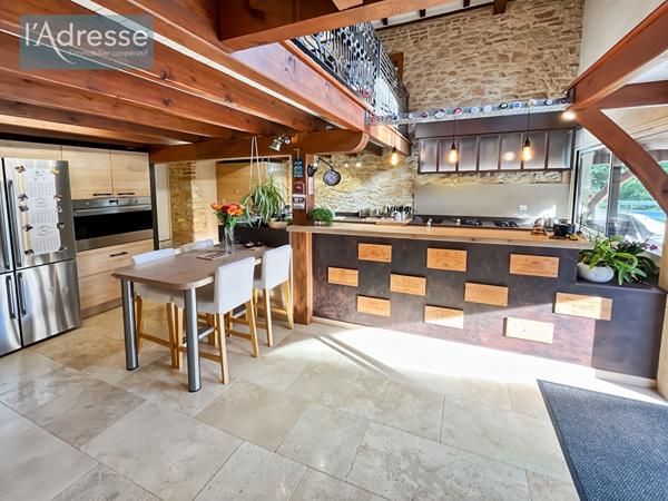 Propriété d'exception en pierre au coeur de Prayssac