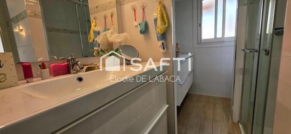 CENTRE CANNES 3 PIECES 95 M2 DERNIER ETAGE VUE MER