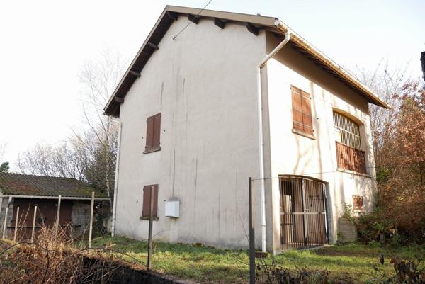 MAISON INDIVIDUELLE A RENOVER, SUR 9,35 ARES DE TERRAIN