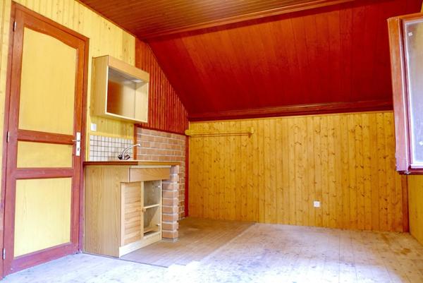 MAISON INDIVIDUELLE A RENOVER, SUR 9,35 ARES DE TERRAIN