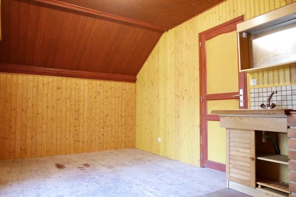 MAISON INDIVIDUELLE A RENOVER, SUR 9,35 ARES DE TERRAIN