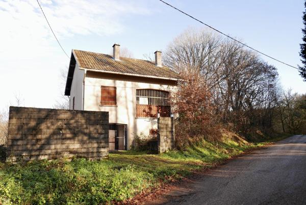 MAISON INDIVIDUELLE A RENOVER, SUR 9,35 ARES DE TERRAIN