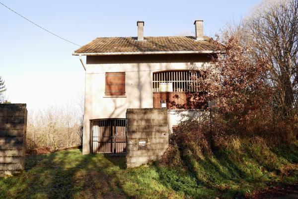 MAISON INDIVIDUELLE A RENOVER, SUR 9,35 ARES DE TERRAIN