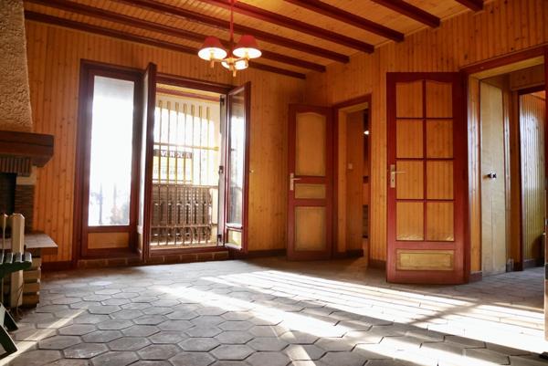 MAISON INDIVIDUELLE A RENOVER, SUR 9,35 ARES DE TERRAIN