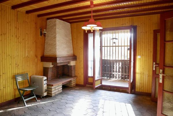 MAISON INDIVIDUELLE A RENOVER, SUR 9,35 ARES DE TERRAIN