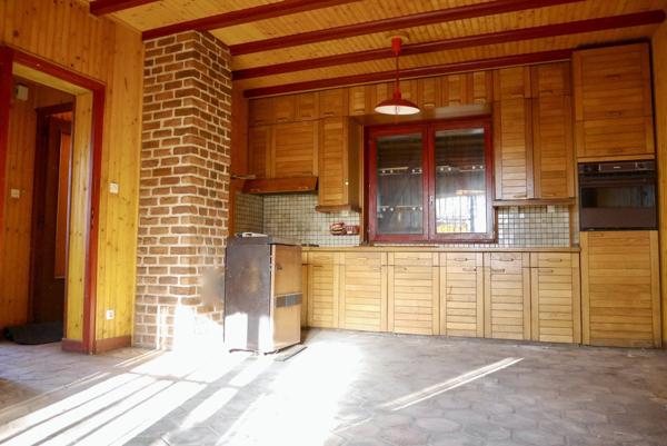 MAISON INDIVIDUELLE A RENOVER, SUR 9,35 ARES DE TERRAIN