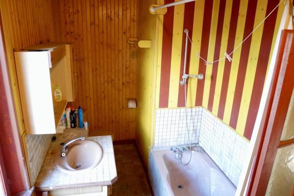 MAISON INDIVIDUELLE A RENOVER, SUR 9,35 ARES DE TERRAIN