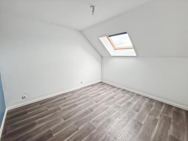 À LOUER - APPARTEMENT - MENNECY