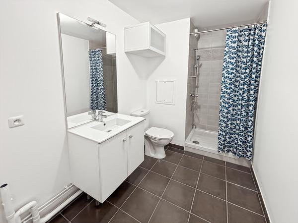 À LOUER - APPARTEMENT - MENNECY