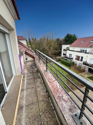 À LOUER - APPARTEMENT - MENNECY