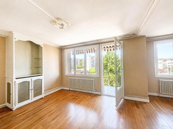 Appartement
         4 pièces
        - 80 m² Exclusivité 220 000 € *