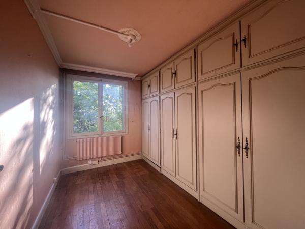 Appartement
         4 pièces
        - 80 m² Exclusivité 220 000 € *