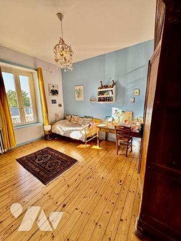 Nouveauté ! Maison de Maître de 286 m² sur 2 910 m² de terrain clos de murs. 