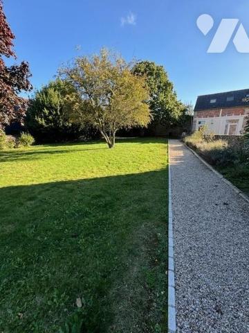 Nouveauté ! Maison de Maître de 286 m² sur 2 910 m² de terrain clos de murs. 