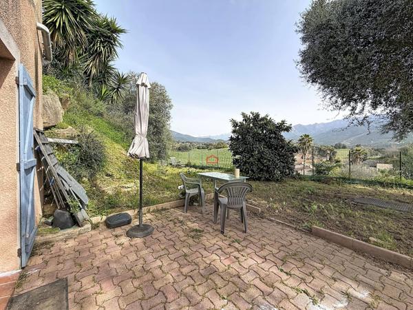 Maison avec appartement principal et dépendance