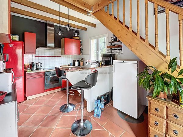 Maison avec appartement principal et dépendance