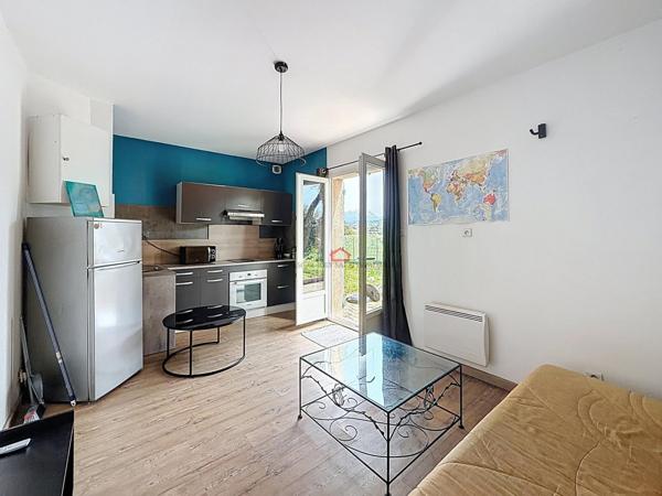 Maison avec appartement principal et dépendance