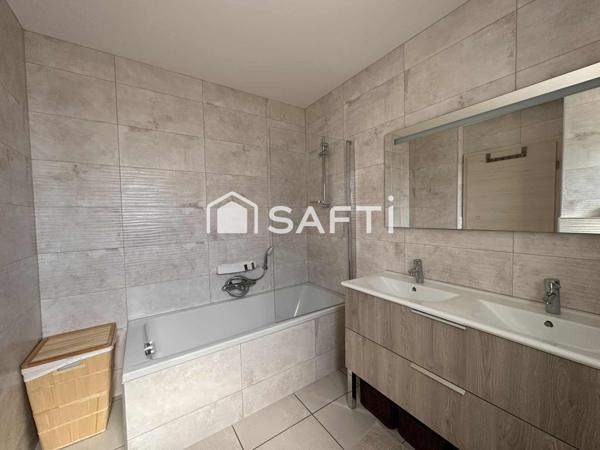 Maison contemporaine 2020 – 4 pièces, sous-sol aménageable et garage.