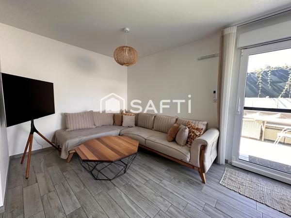 Maison contemporaine 2020 – 4 pièces, sous-sol aménageable et garage.