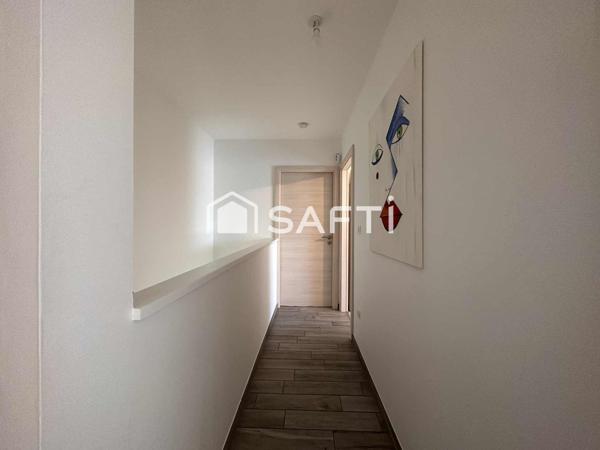 Maison contemporaine 2020 – 4 pièces, sous-sol aménageable et garage.