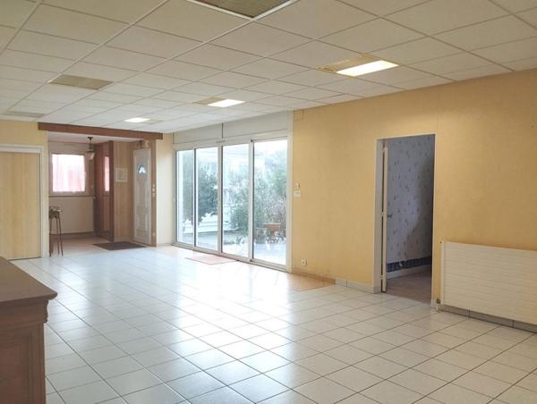 Maison, 240m² + annexes, bourg Loroux Bottereau (44430)