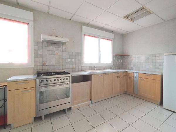 Maison, 240m² + annexes, bourg Loroux Bottereau (44430)