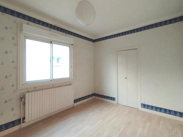 Maison, 240m² + annexes, bourg Loroux Bottereau (44430)