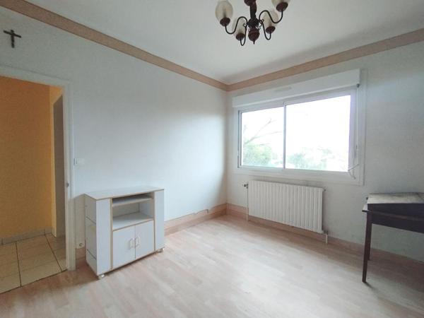 Maison, 240m² + annexes, bourg Loroux Bottereau (44430)