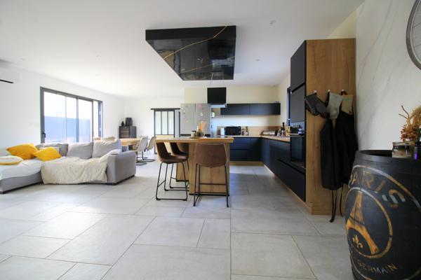 Maison
         5 pièces
        - 130 m² 335 000 € *