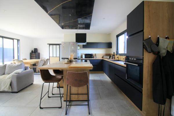 Maison
         5 pièces
        - 130 m² 335 000 € *