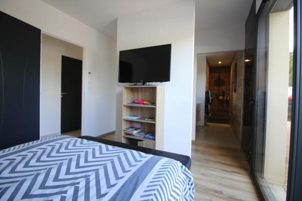 Maison
         5 pièces
        - 130 m² 335 000 € *